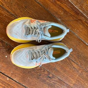 Hoka Bondi 8 Running Shoes in Summer Song/ Country Air